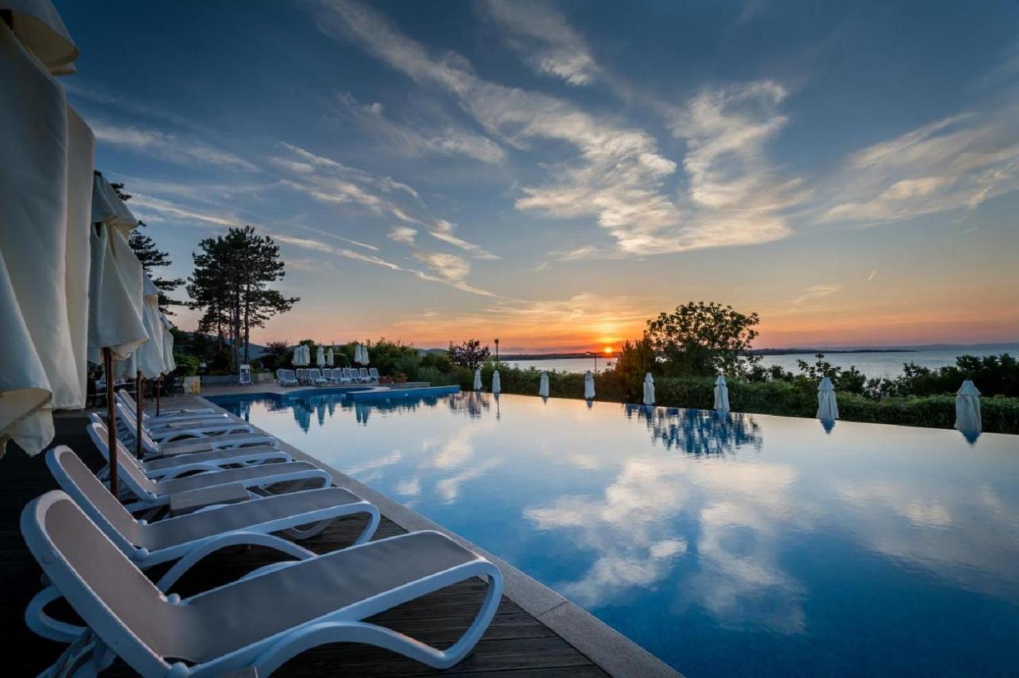 Sea Bliss Retreat -Santa Marina - Sozopol Apartamento Exterior foto